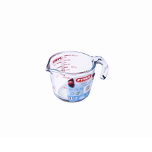 PYREX-Measuring-cup-.25l-borosilicate-glass